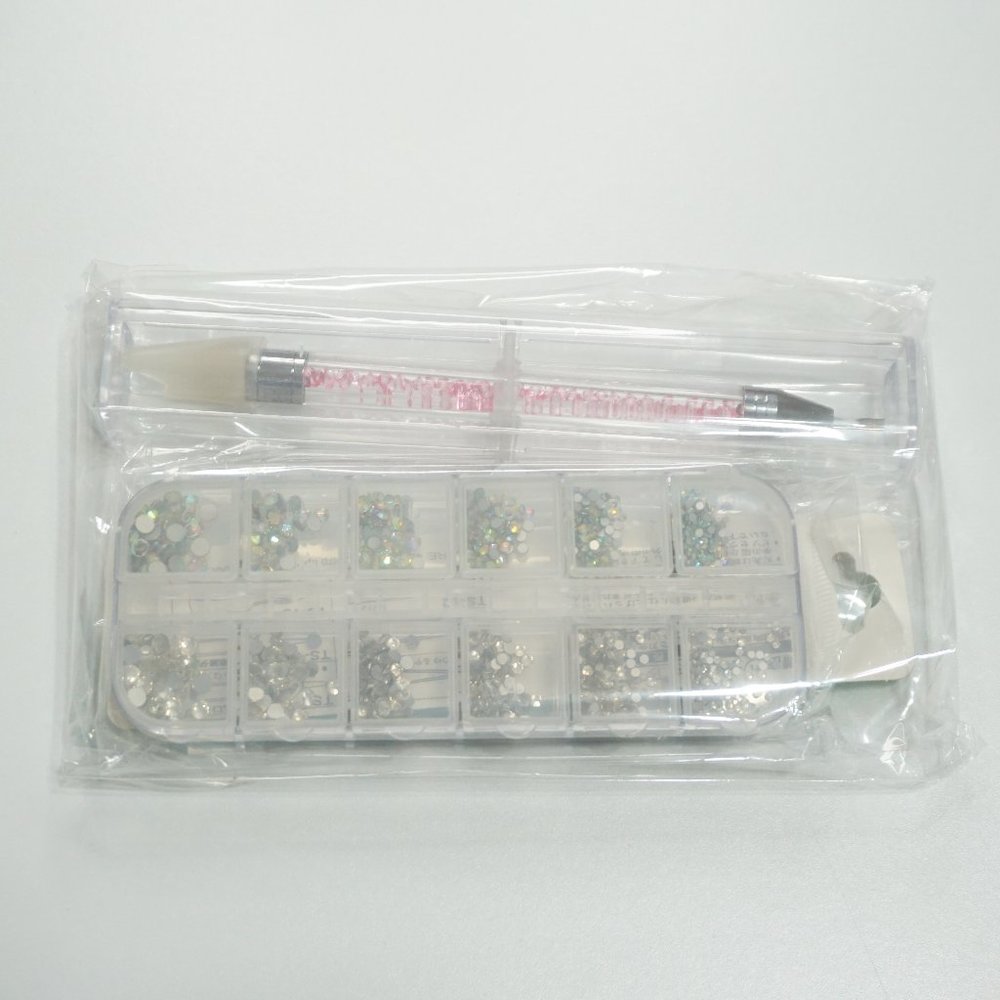 2/$10 - NWT Rhinestone Nail Kit - Picture 3 of 3